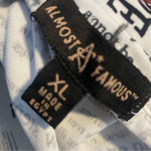 Retro Newspaper Print Short Sleeve Women’s Size XL | Almost Famous - Picture 5 of 5